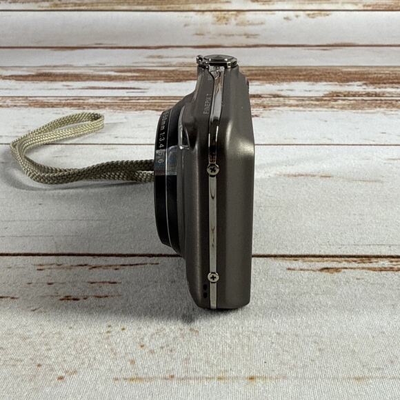 Fujifilm Finepix T T200 Camera PARTS/REPAIR Wont Power On - Picture 2 of 6